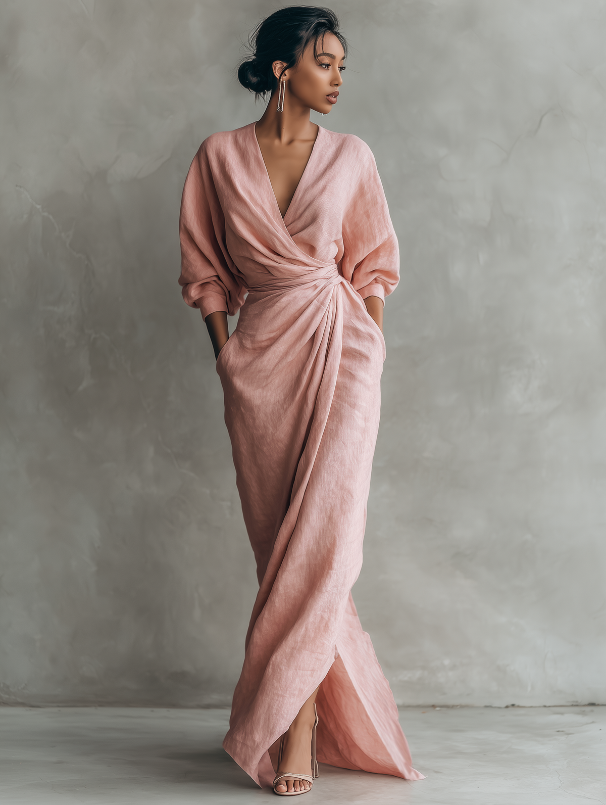 Alma - Vestido Maxi Minimalista de Mezcla de Lino con Escote en V, vista 7 – Lena Rodríguez