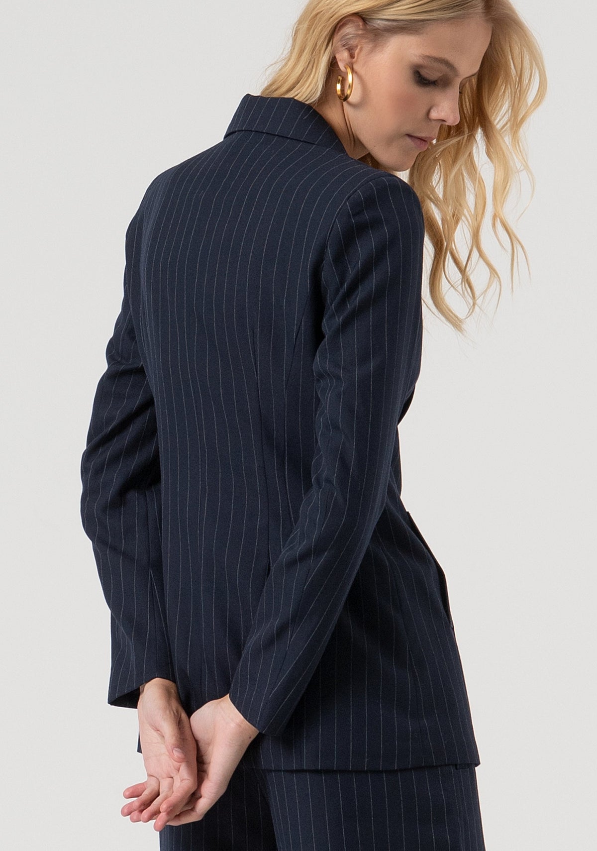 Carlota - Blazer Regular Largo Cruzado a Rayas Diplomáticas, vista 4 – Lena Rodríguez
