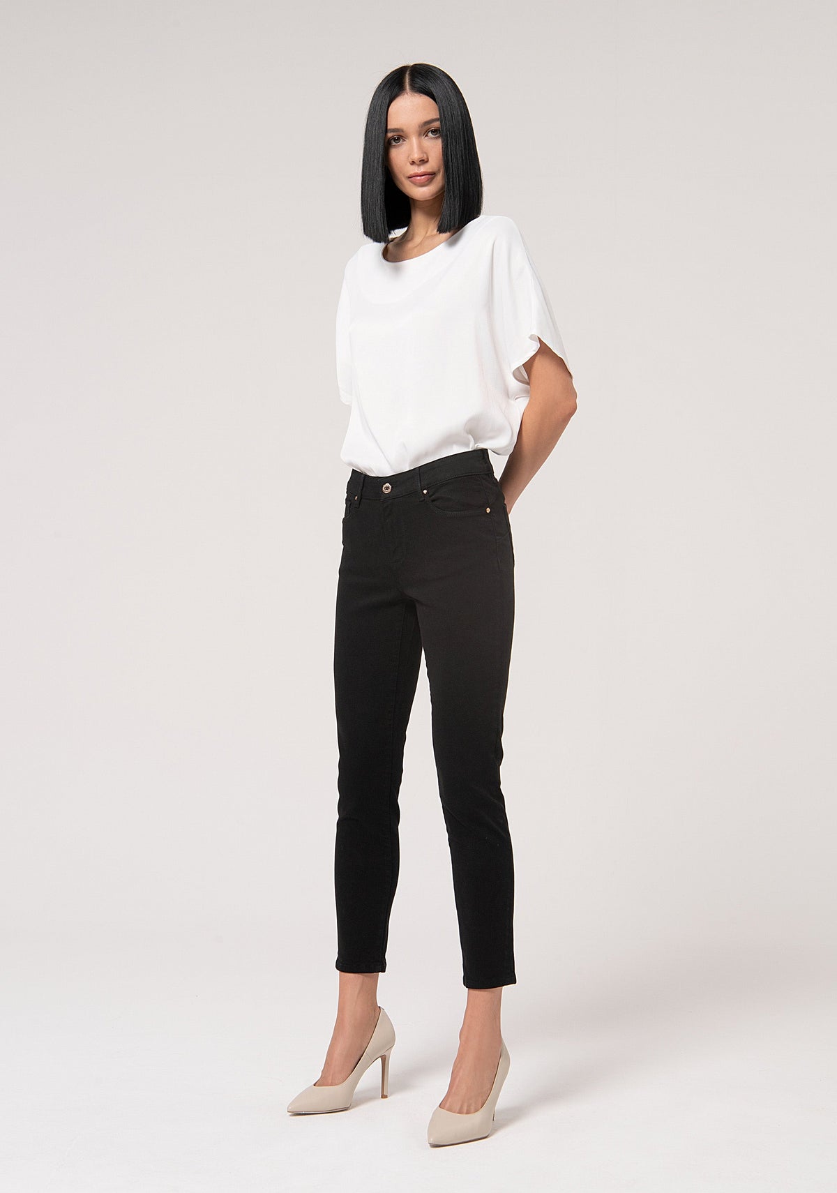 Gloria - Pantalón Slim de Algodón con Efecto Perfect Shape, vista 2 – Lena Rodríguez