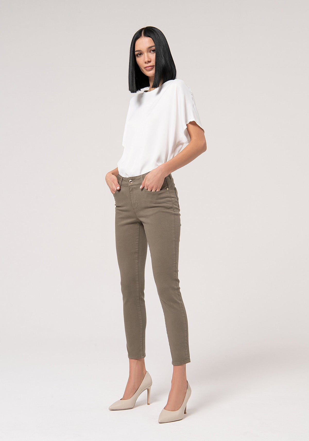Gloria - Pantalón Slim de Algodón con Efecto Perfect Shape, vista 9 – Lena Rodríguez