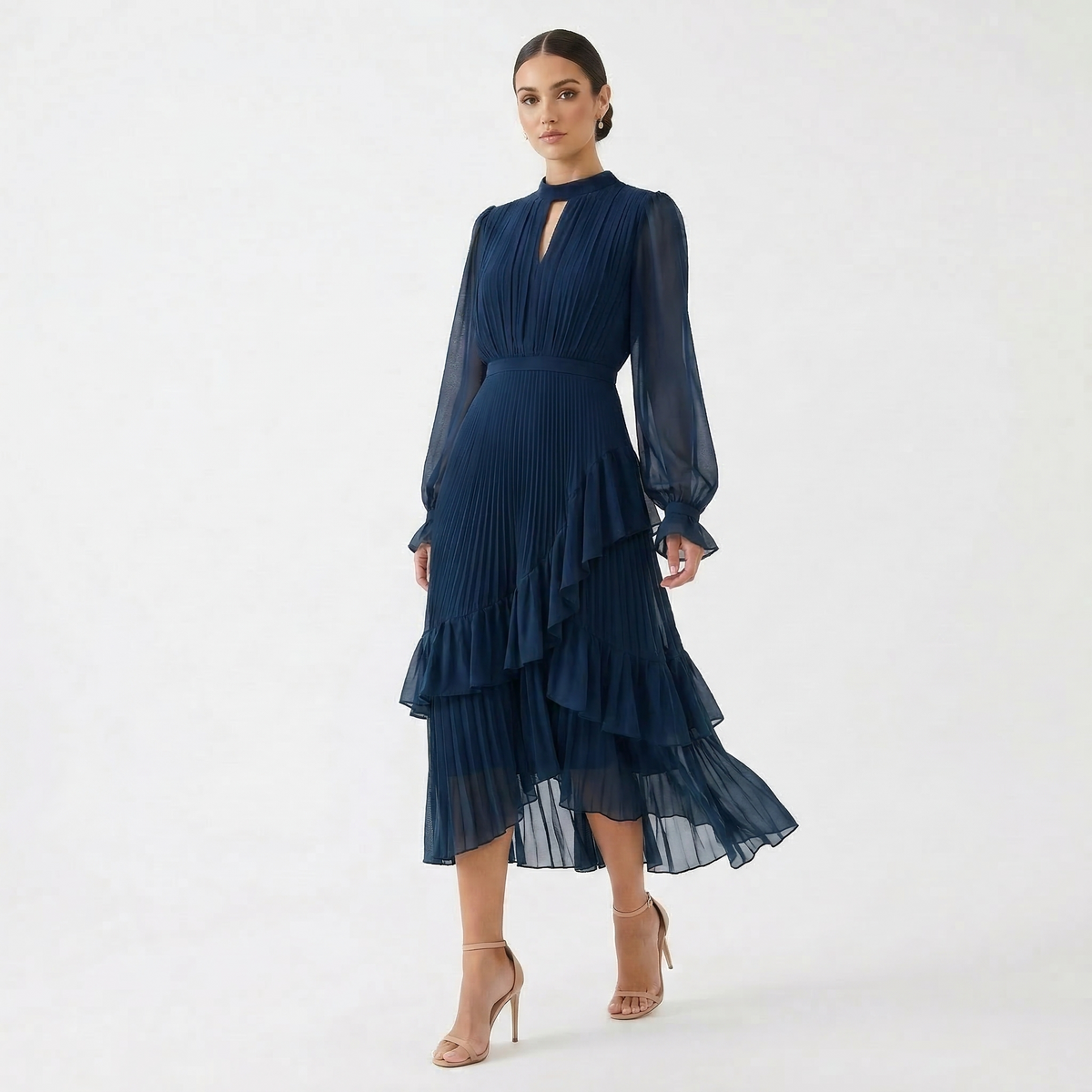 Mariana - Vestido Plisado con Mangas Fluidas y Volantes Asimétricos, vista 4 – Lena Rodríguez