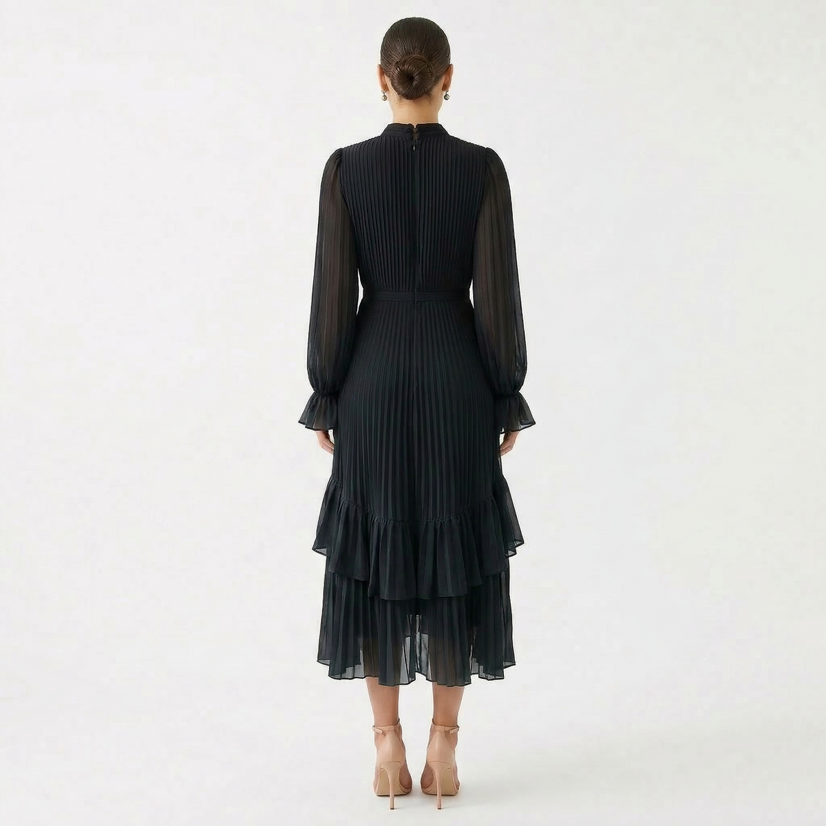 Mariana - Vestido Plisado con Mangas Fluidas y Volantes Asimétricos, vista 7 – Lena Rodríguez