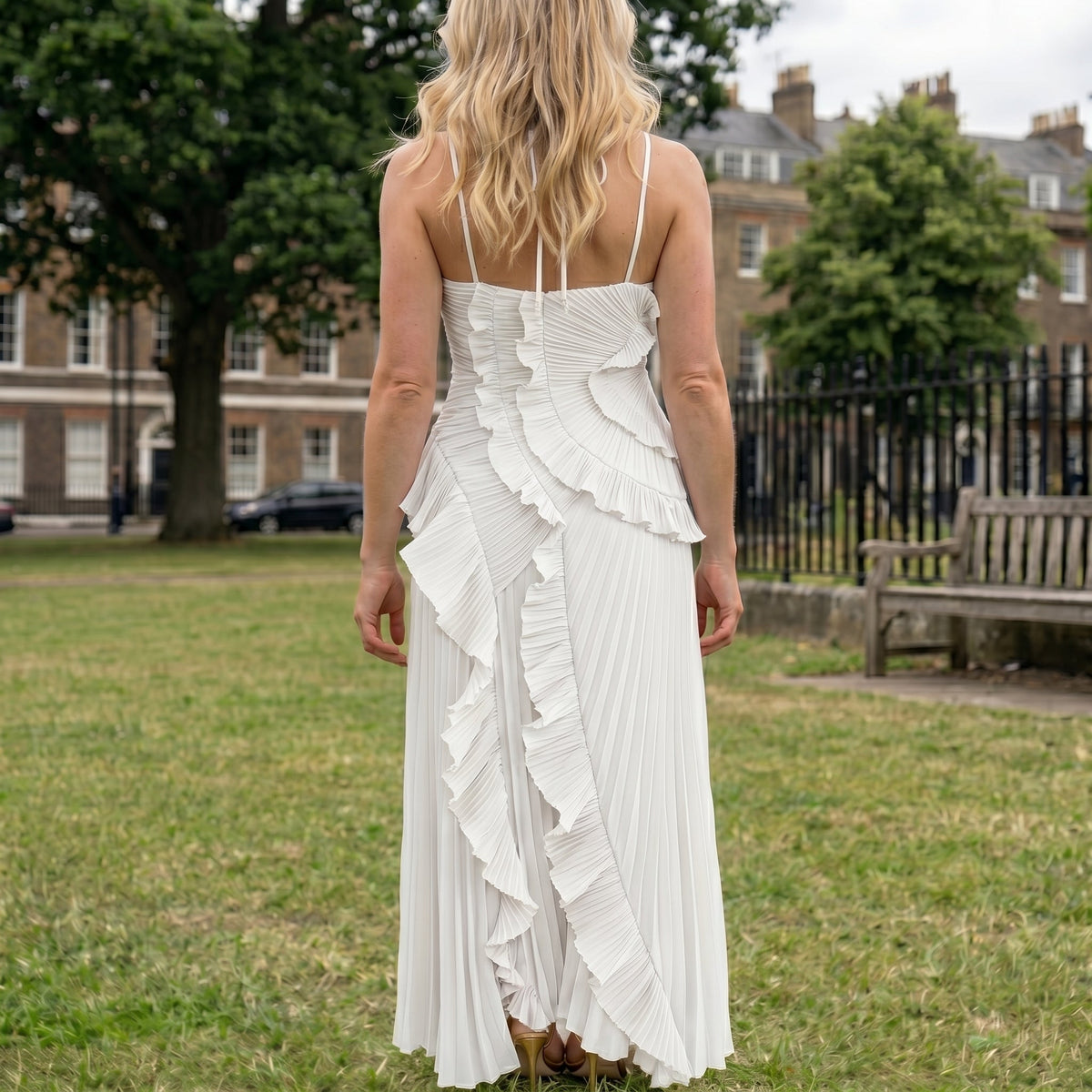 Leonora - Vestido Plisado con Volantes Elegante – detalle 18 – Lena Rodríguez