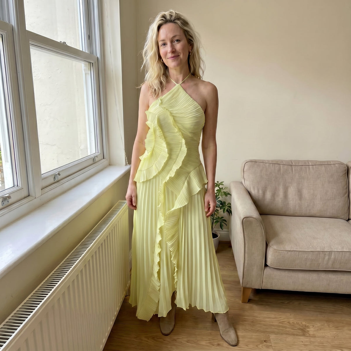Leonora - Vestido Plisado con Volantes Elegante – detalle 20 – Lena Rodríguez